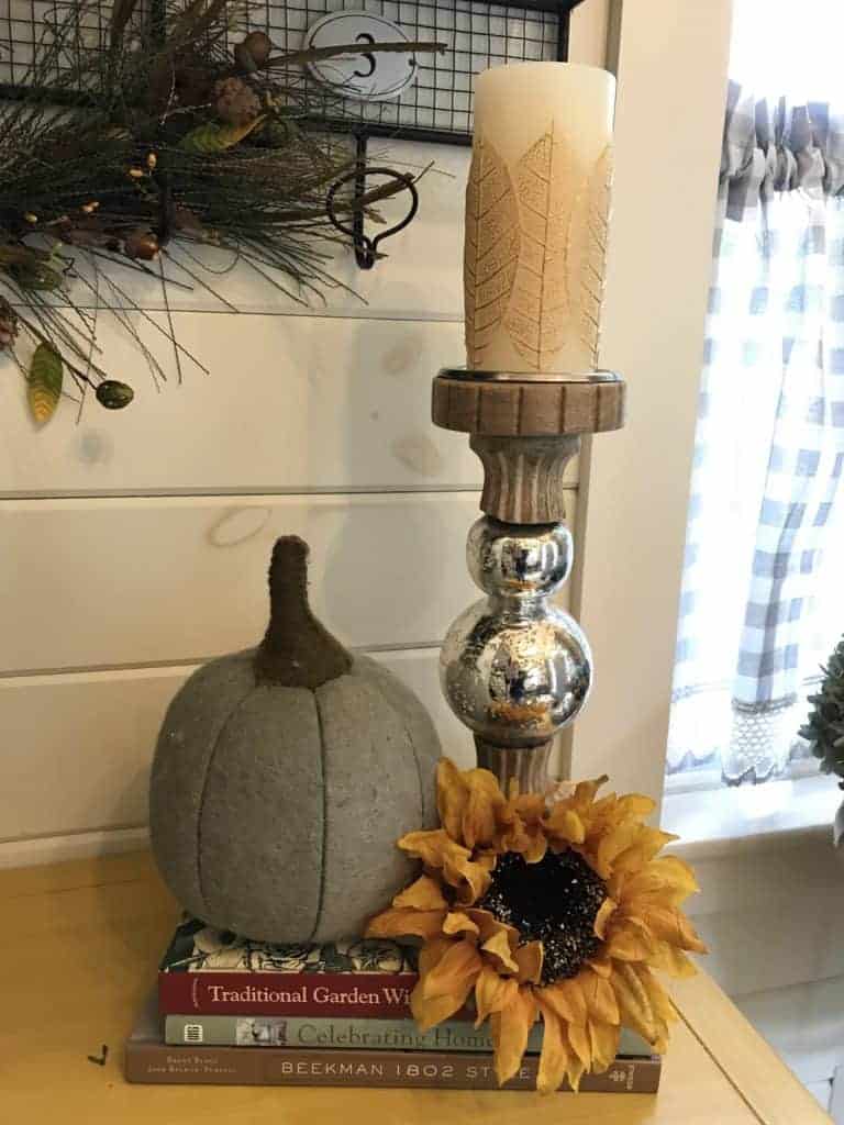 fall decorating tablescape